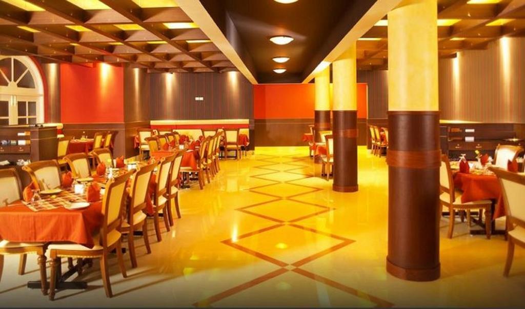Hotel Luciya Palace Thrissur Экстерьер фото